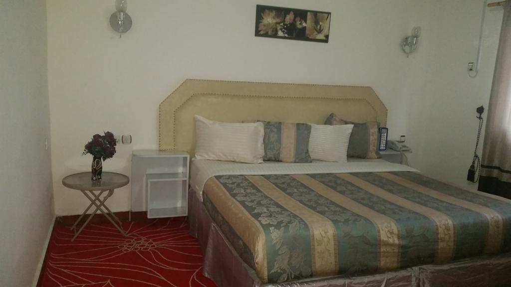 Zambezi Inn Hotel Conakry Kültér fotó