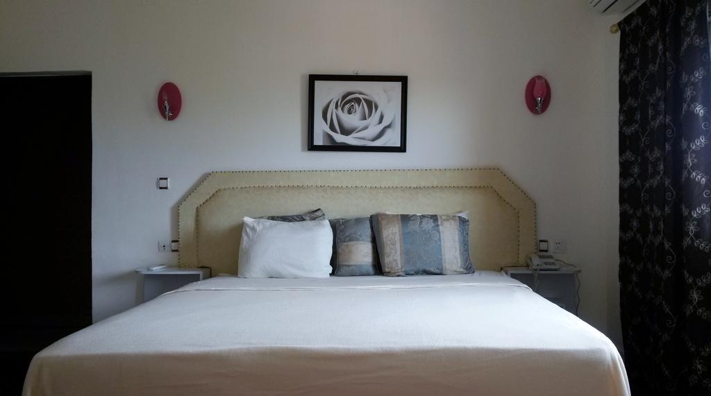 Zambezi Inn Hotel Conakry Szoba fotó