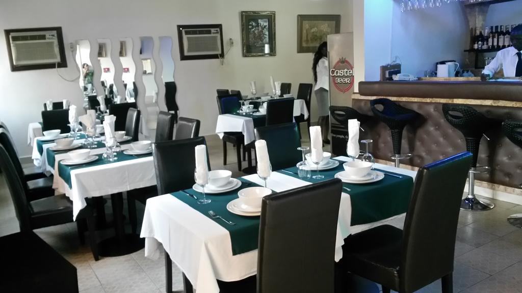 Zambezi Inn Hotel Conakry Kültér fotó