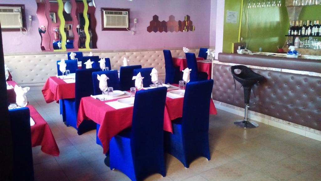 Zambezi Inn Hotel Conakry Kültér fotó