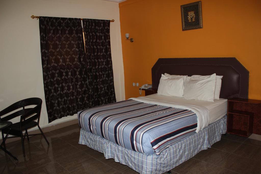 Zambezi Inn Hotel Conakry Kültér fotó