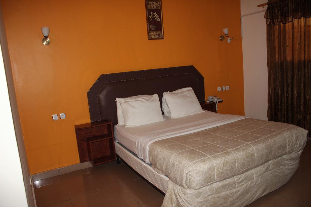 Zambezi Inn Hotel Conakry Kültér fotó